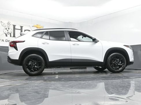 New 2026 Chevrolet Trax LT w/ Driver Confidence Package FWD image 31