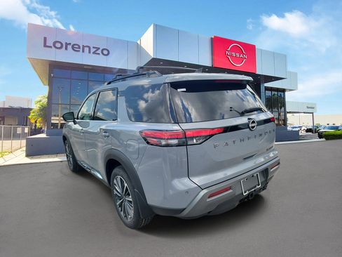 New 2026 Nissan Pathfinder Platinum FWD image 6