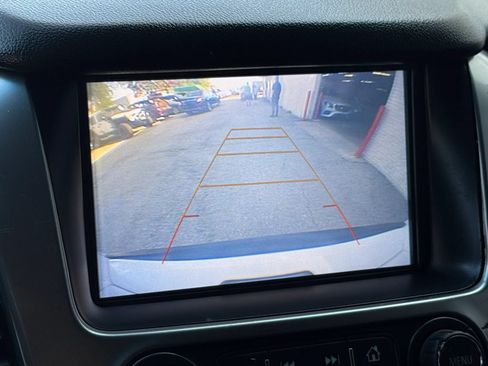 Used 2018 Chevrolet Tahoe 2WD image 36