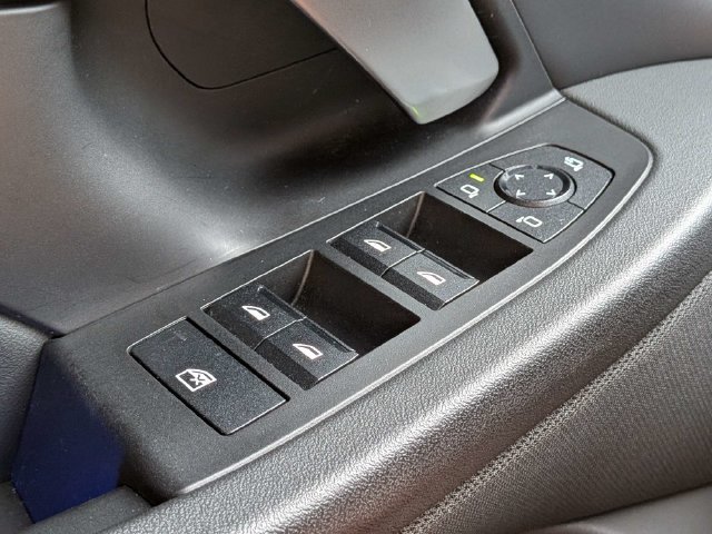 Used 2024 BMW i5 eDrive40i w/ M Sport Package RWD image 25
