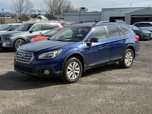 Used 2015 Subaru Outback 2.5i Premium image 2