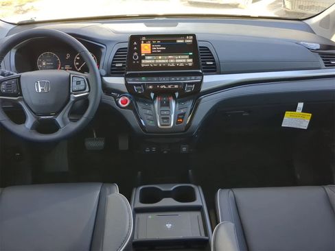 Used 2025 Honda Odyssey Touring image 15