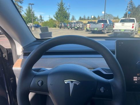 Used 2023 Tesla Model Y Long Range AWD/4WD image 14