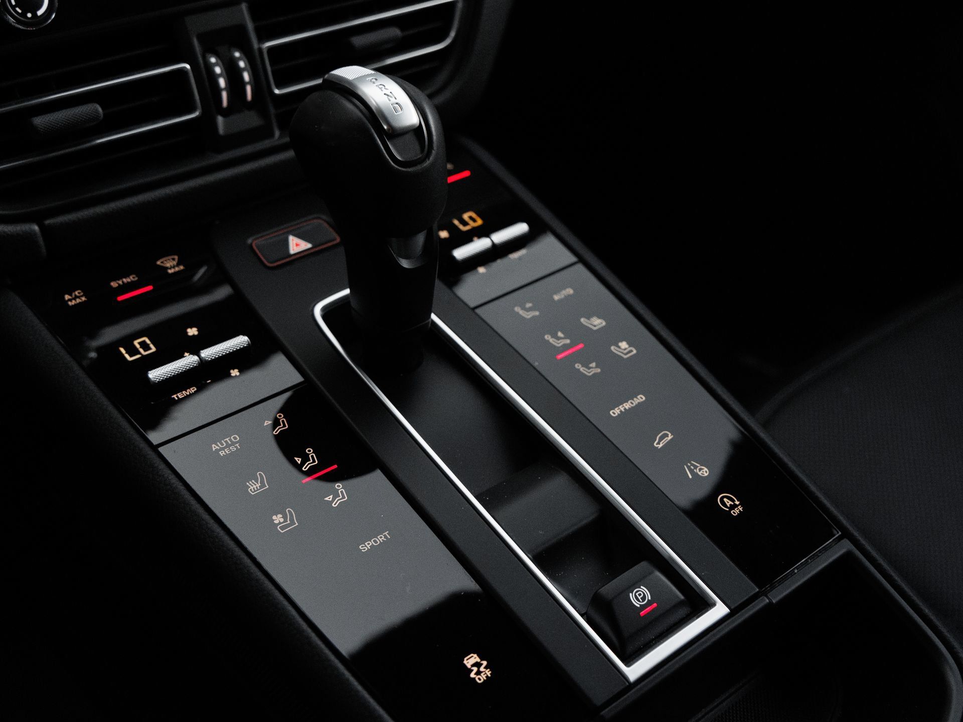 Certified 2026 Porsche Macan AWD/4WD image 22