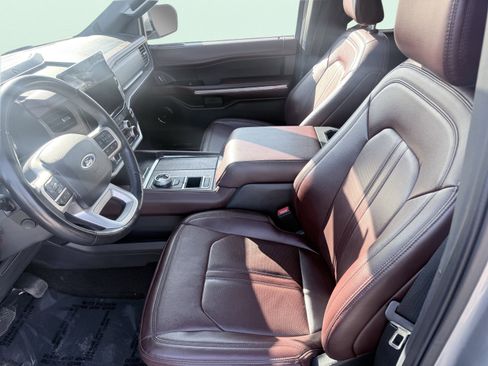 Used 2023 Ford Expedition Max Limited image 29