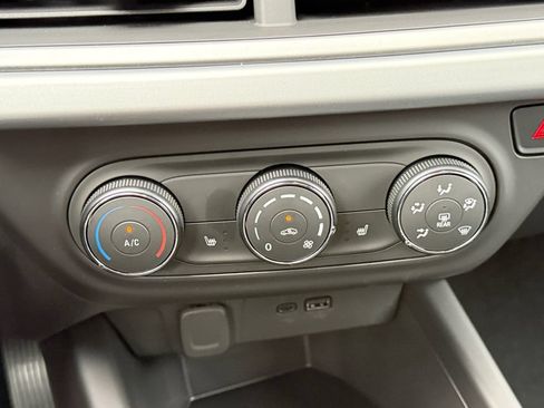 New 2026 Chevrolet Trax LS w/ LS Convenience Package FWD image 16