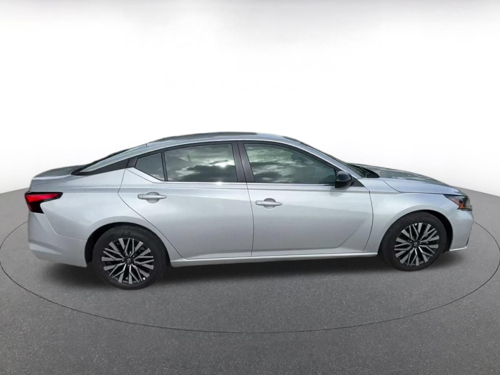 Used 2026 Nissan Altima 2.5 SV FWD image 15