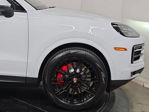 New 2026 Porsche Cayenne S AWD/4WD image 11