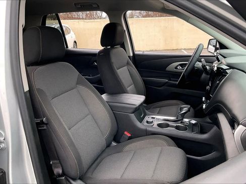 Used 2021 Chevrolet Traverse LT w/ LPO, Cargo Package image 10