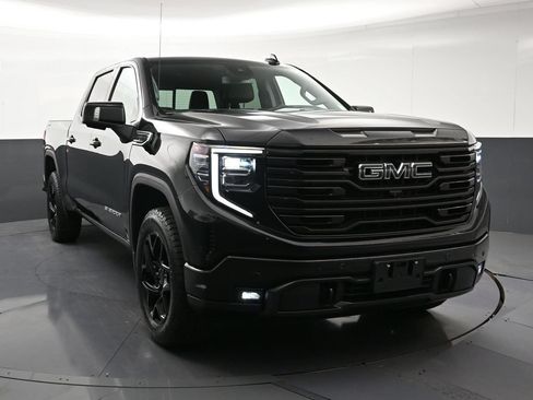Used 2023 GMC Sierra 1500 SLT w/ SLT Premium Plus Package AWD/4WD image 7
