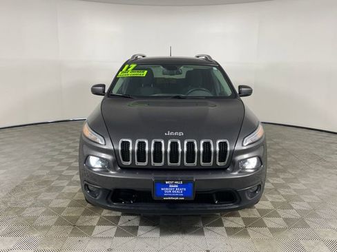 Used 2017 Jeep Cherokee Latitude w/ Comfort/Convenience Group image 18