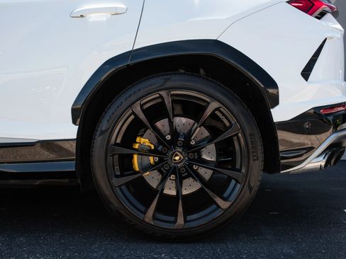 Used 2020 Lamborghini Urus image 40