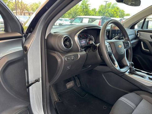 Used 2025 Chevrolet Blazer LT FWD image 35