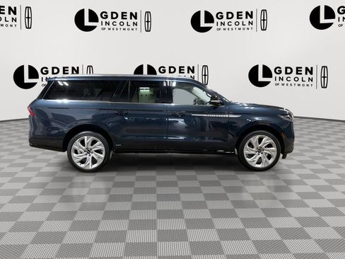 Certified 2025 Lincoln Navigator L Reserve image 9