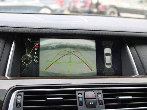 Used 2013 BMW 750i image 24