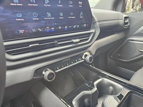 Used 2025 Chevrolet Silverado EV LT w/ LT Premium Package AWD/4WD image 39