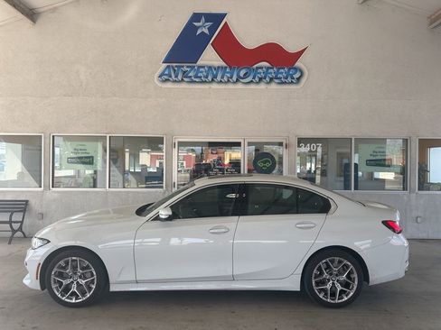 Used 2025 BMW 330i Sedan image 2