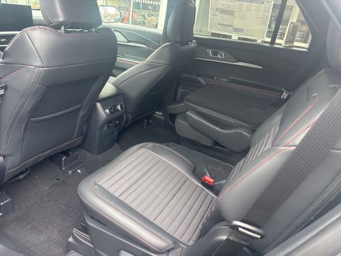 New 2026 Ford Explorer ST-Line image 17