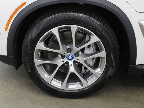 Used 2025 BMW X5 xDrive50e AWD/4WD image 31