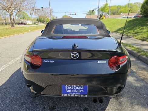 Used 2016 MAZDA MX-5 Miata Club image 5
