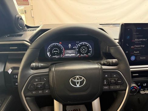 Used 2026 Toyota 4Runner TRD Off-Road Premium AWD/4WD image 12