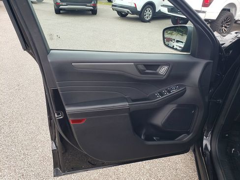 Certified 2023 Ford Escape Active AWD/4WD image 10