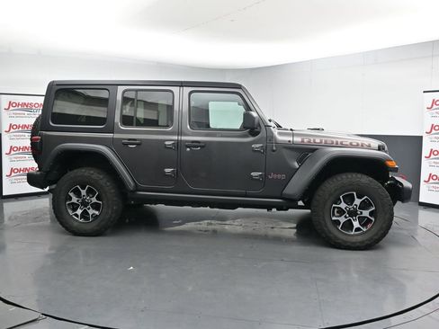 Used 2022 Jeep Wrangler Unlimited Rubicon w/ LED Lighting Group AWD/4WD image 9