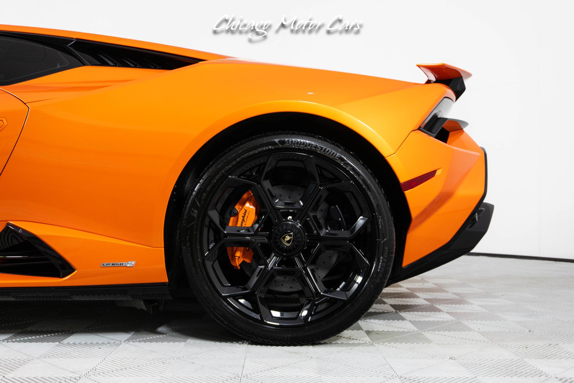 Used 2023 Lamborghini Huracan Tecnica RWD image 3