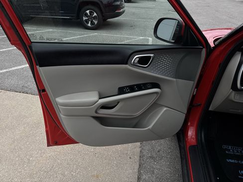 Used 2021 Kia Soul LX image 20