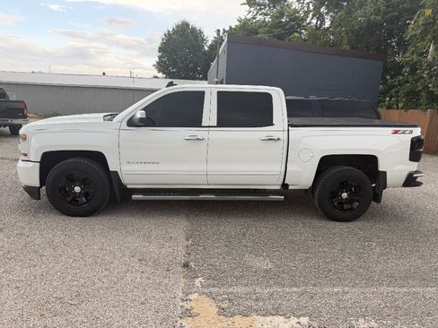 Used 2018 Chevrolet Silverado 1500 LT w/ All Star Edition AWD/4WD image 2
