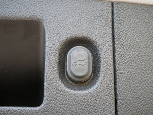 Used 2017 GMC Yukon Denali image 13