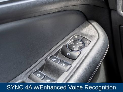 Used 2023 Ford Edge SE AWD/4WD image 13