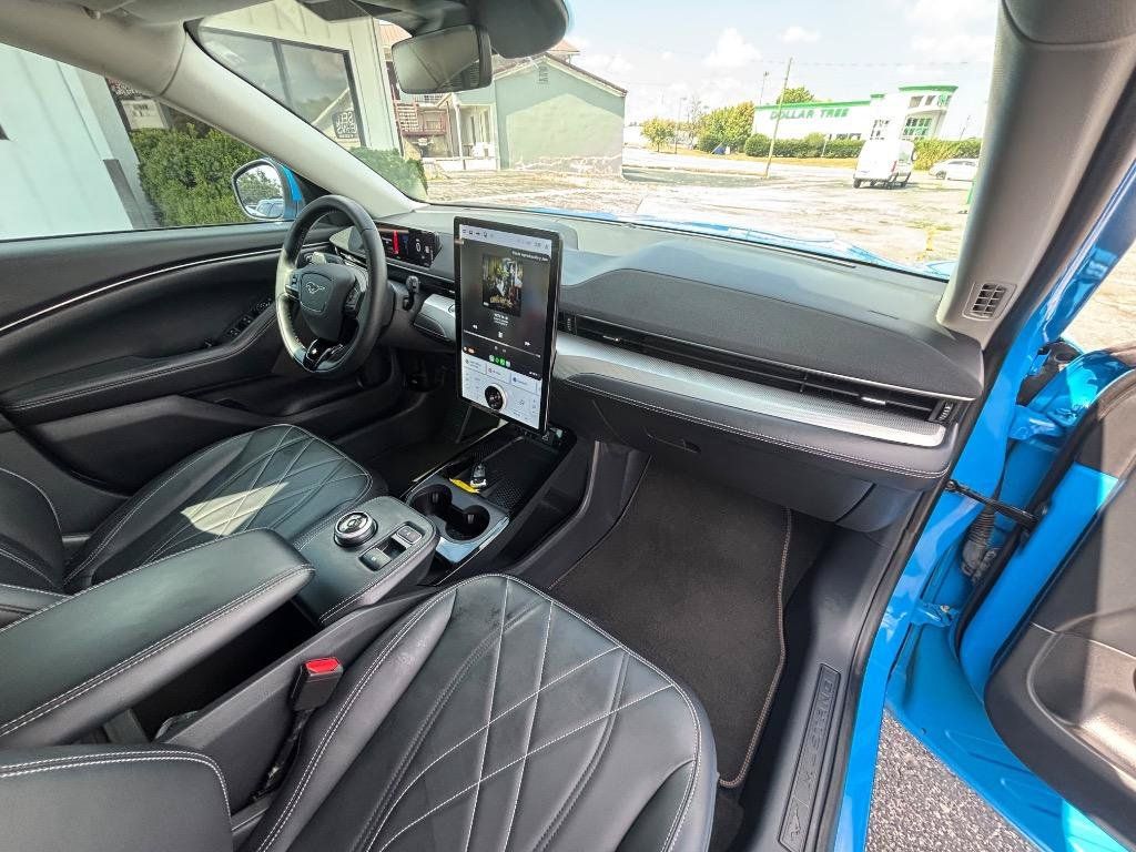 Used 2022 Ford Mustang Mach-E Select AWD/4WD image 32