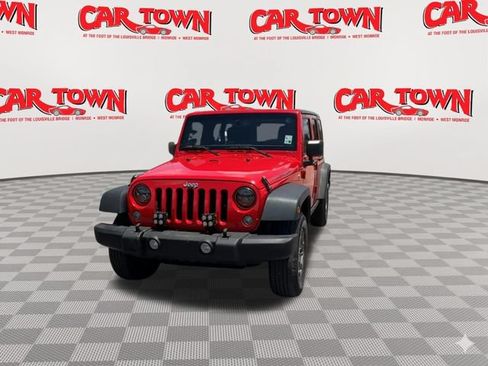 Used 2016 Jeep Wrangler Unlimited Rubicon AWD/4WD image 3