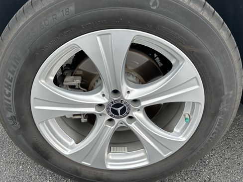 Used 2018 Mercedes-Benz GLC 300 4MATIC image 10