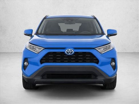 Used 2021 Toyota RAV4 XLE Premium AWD/4WD image 2
