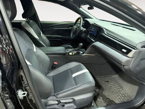 Used 2025 Toyota Camry SE image 16