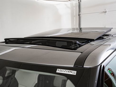 New 2026 Land Rover Discovery S image 14