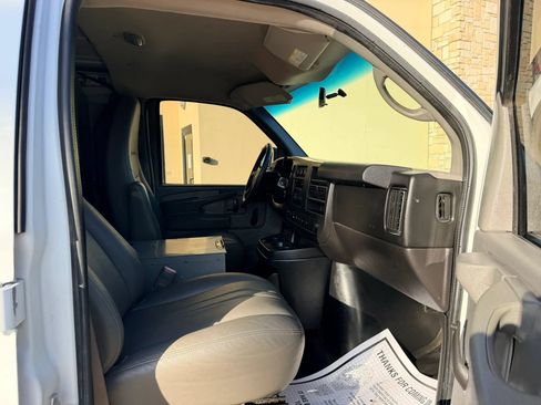 Used 2012 Chevrolet Express 2500 RWD image 11