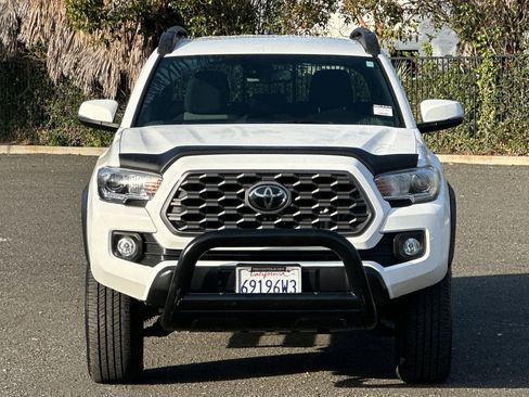 Used 2021 Toyota Tacoma TRD Off-Road w/ Technology Package AWD/4WD image 8