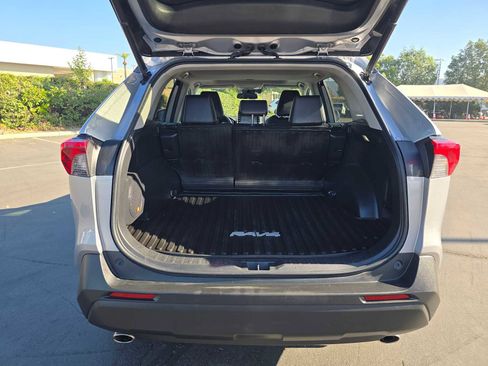 Used 2022 Toyota RAV4 XLE Premium image 16