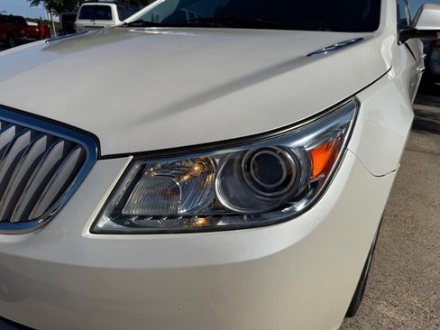 Used 2010 Buick LaCrosse CXS w/ Touring Package FWD image 9