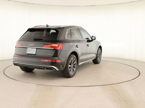 Certified 2023 Audi Q5 2.0T Premium w/ Convenience Package image 6