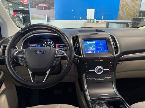 Used 2020 Ford Edge Titanium FWD image 24