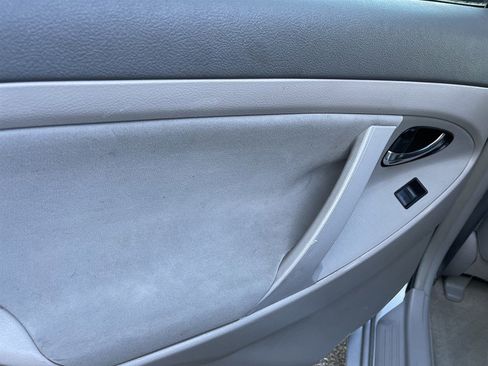 Used 2009 Toyota Camry LE FWD image 11