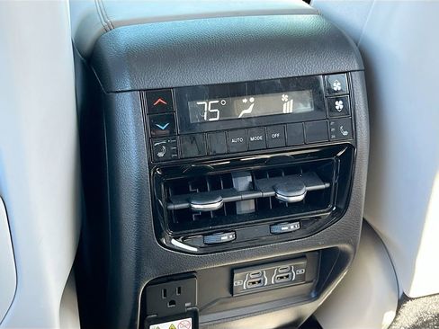 Certified 2023 Jeep Grand Cherokee L Overland w/ Rear Seat Video Group I image 28