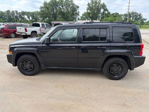 Used 2010 Jeep Patriot Sport FWD image 2