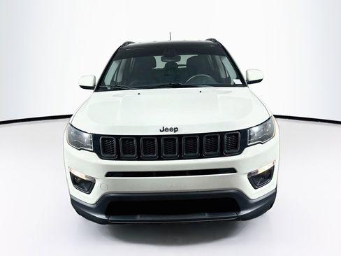 Used 2018 Jeep Compass Latitude w/ Popular Equipment Group FWD image 2