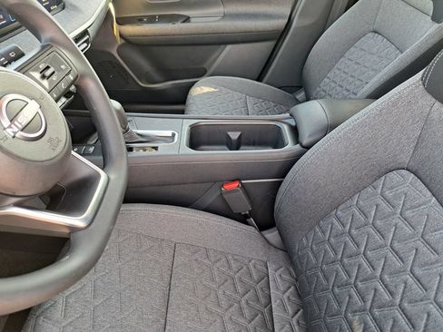 Used 2026 Nissan Kicks SV w/ Cold Weather Package FWD image 19