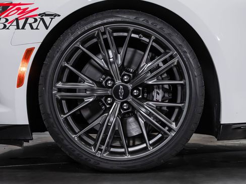 Used 2020 Chevrolet Camaro ZL1 RWD image 19